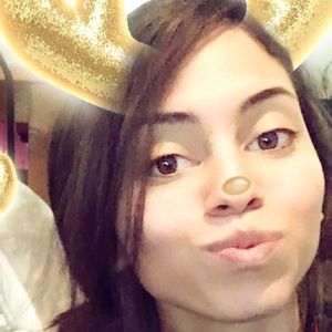 Meet your Posher, Yaneth